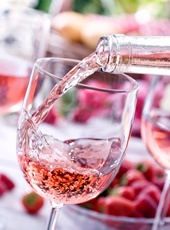 Vinho rosé: saiba por que você deve experimentar o queridinho do momento