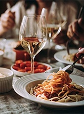 3 dicas incríveis para harmonizar seus pratos com vinho branco